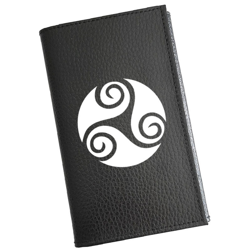 Porte carte grise en cuir noir personnalisé Triskèle