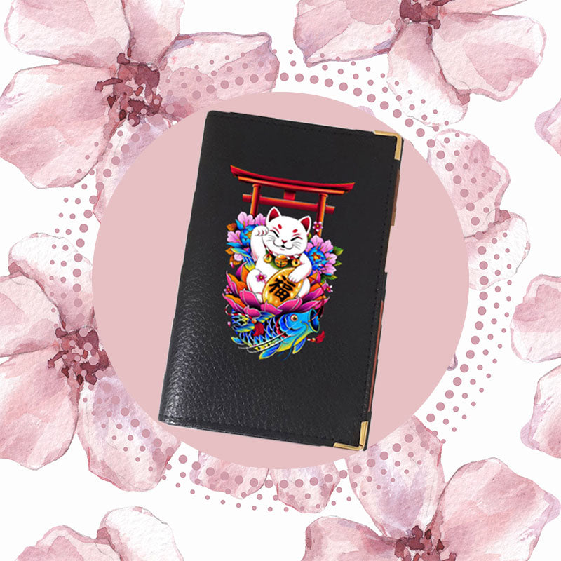 Porte Carte Grise en Cuir noir pour femme motif Manekineko