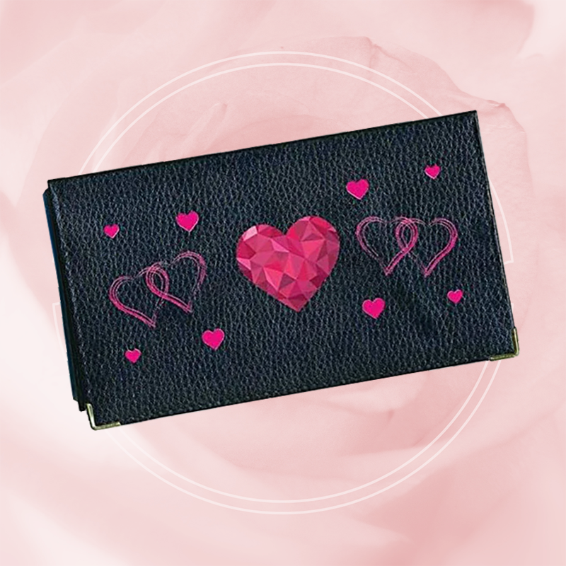 Porte chéquier et carte en cuir noir pour femme personnalisé cœur rose