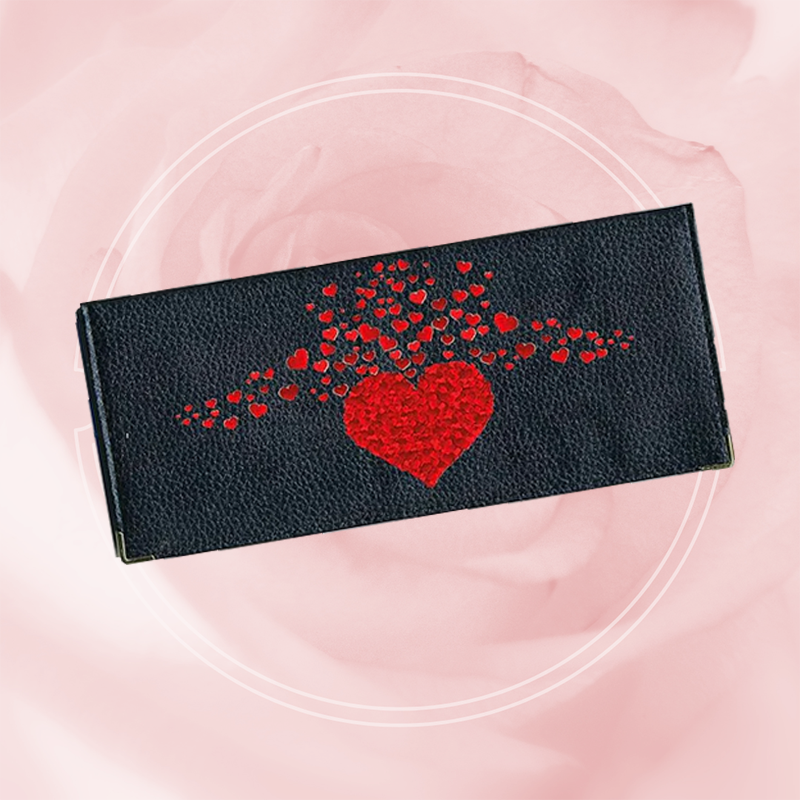 Porte Chéquier long en cuir noir personnalisé avec personnalisé avec Multi Cœurs rouge