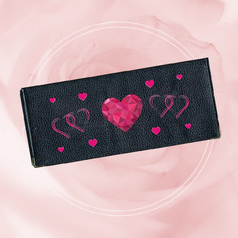 Porte Chéquier long en cuir noir personnalisé avec personnalisé avec des Cœurs rose