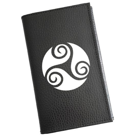 Porte carte grise en cuir noir personnalisé Triskèle