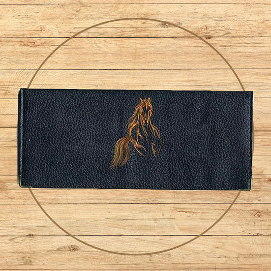 Porte Chéquier long en cuir noir personnalisé avec personnalisé avec Cheval orange